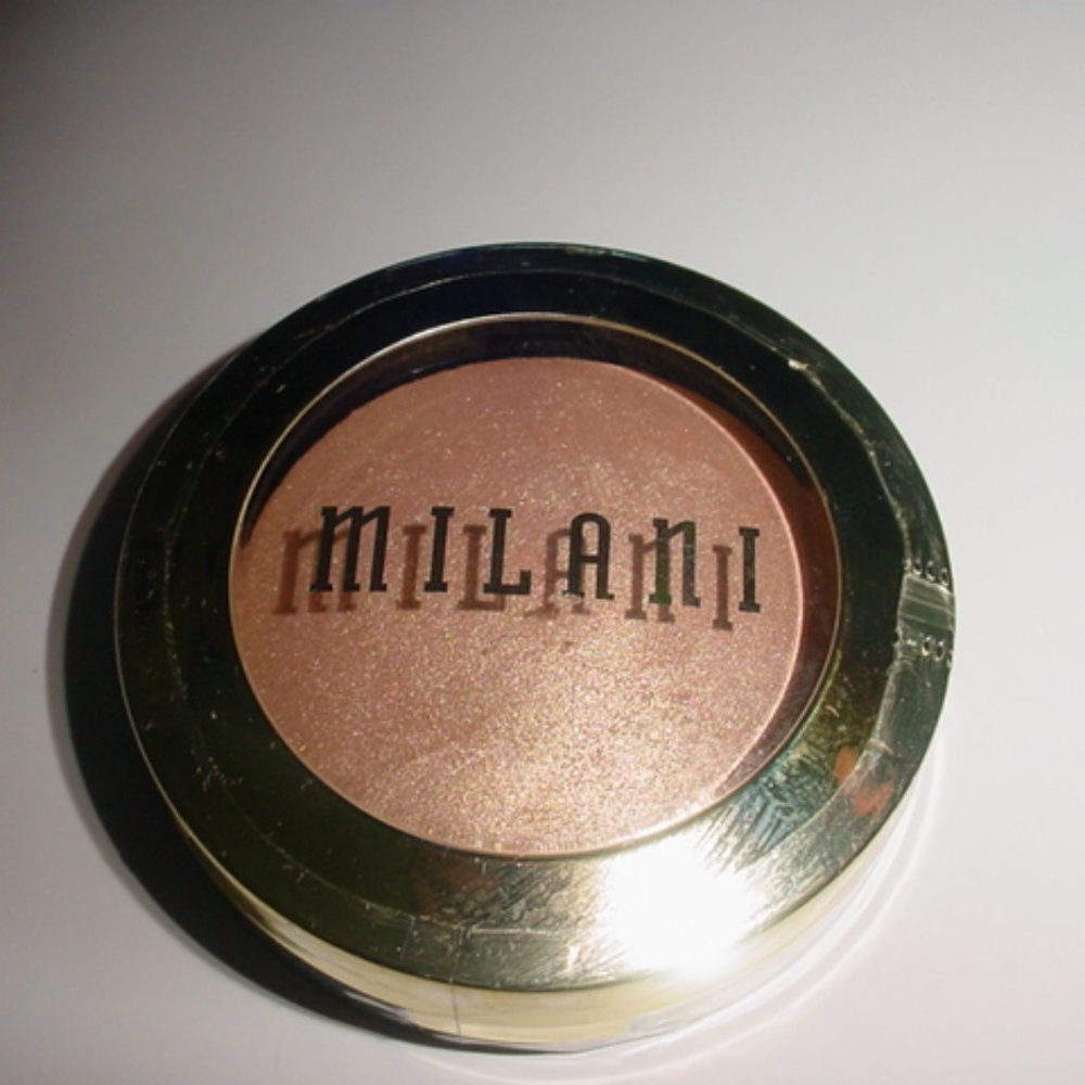 MILANI Sealed Baked Highlighter CHAMPAGNE D'ORO